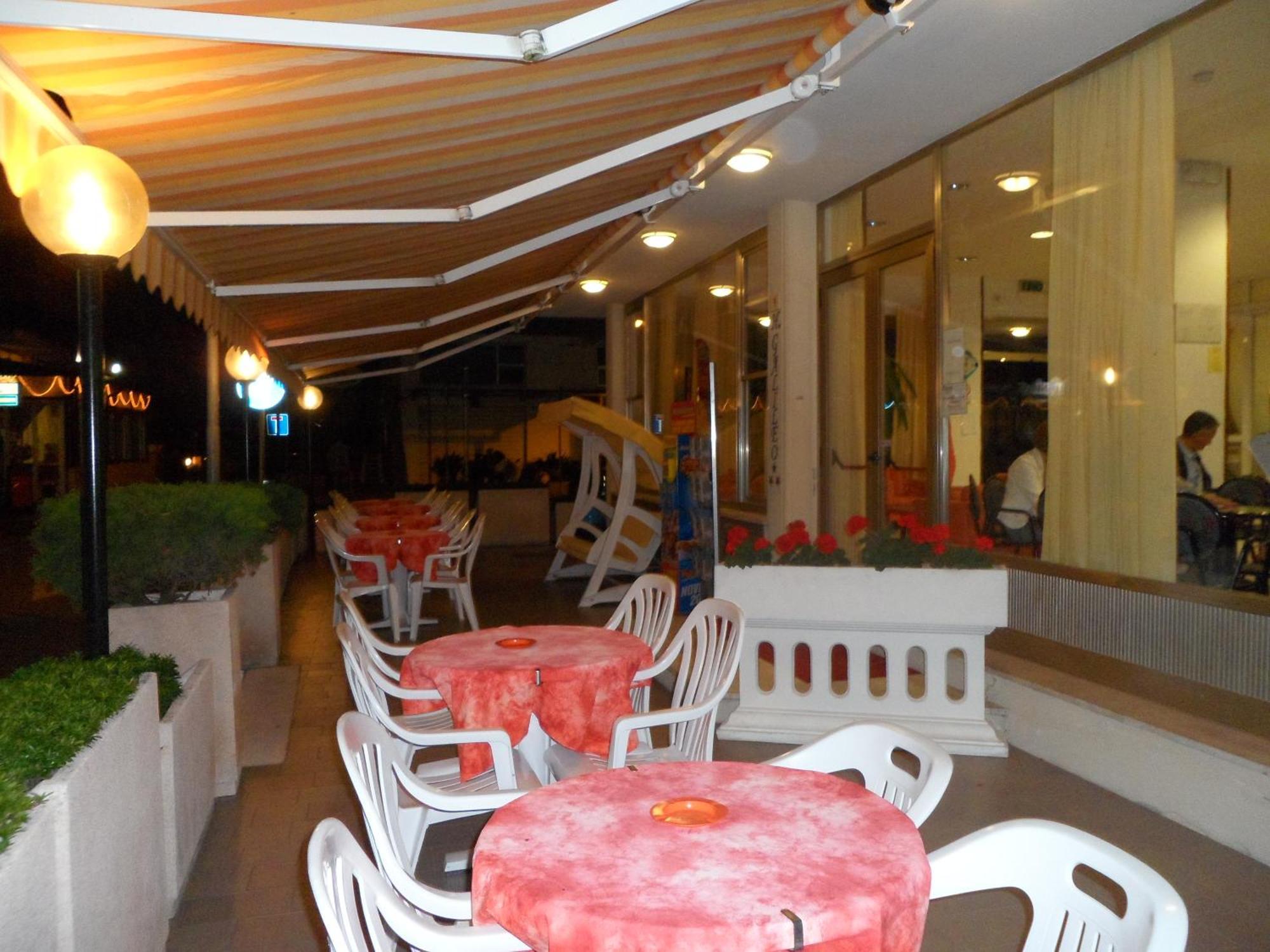Hotel Galileo Rimini Exterior foto